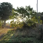 Alojamento de Acomodação e Pequeno-almoço Domaine De La Madeleine Ygrande