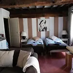 Domaine De La Madeleine 3*